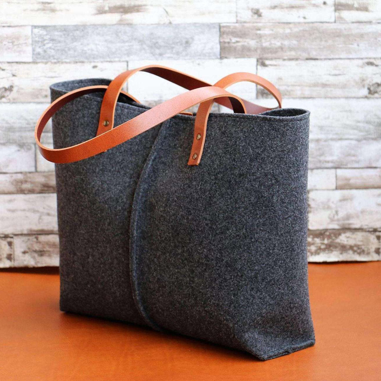 Felt Tote Bag - Alozaii